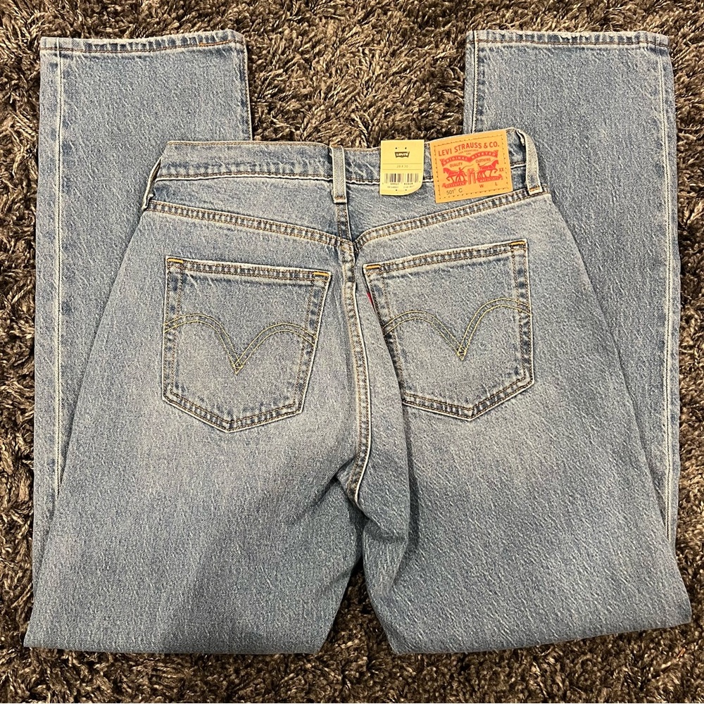 Levi's High Rise Straight Jeans in Light Blue Wash - Picture 3 of 10